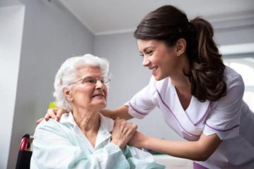 Pflegerollstuhl – Multifunktionsrollstuhl für Senioren