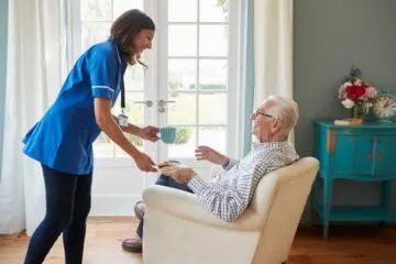 Pflegesessel für Senioren – Seniorensessel mit Aufstehhilfe und mehr
