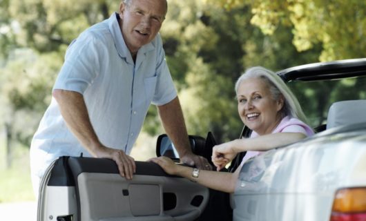 Hilfmittel für Senioren - Drehkissen für Autositze