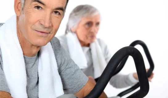 Fitnessgeräte für Senioren – Sportgeräte und Übungsgeräte